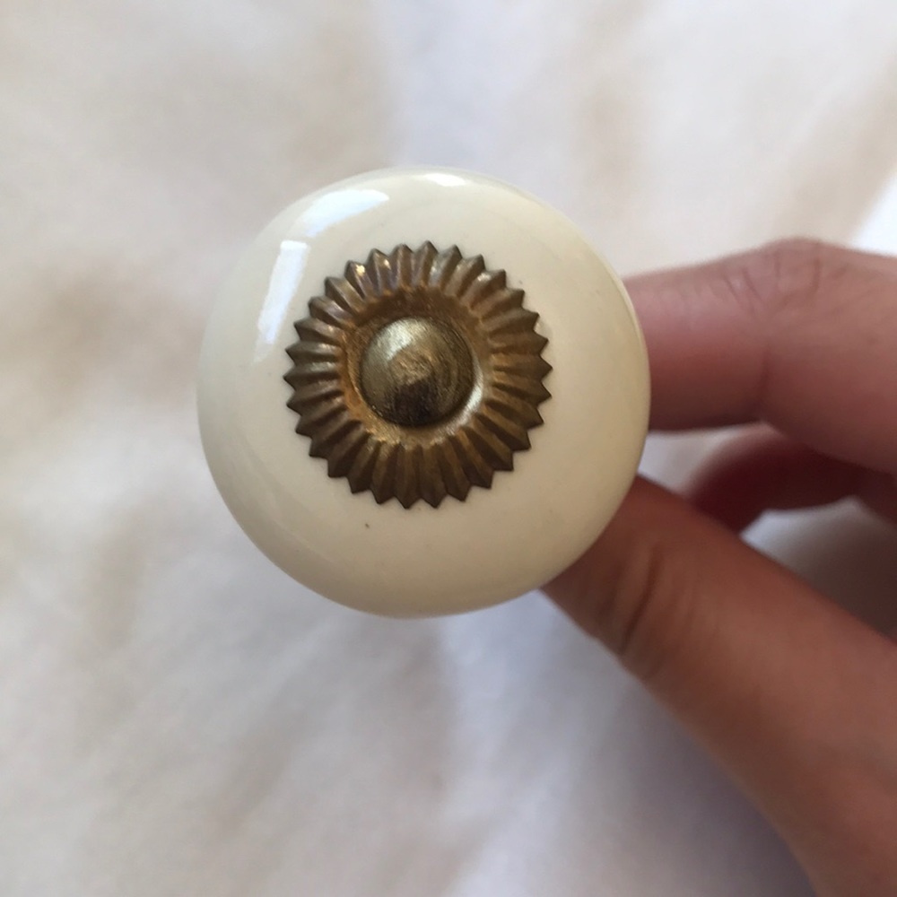 6 dresser knobs